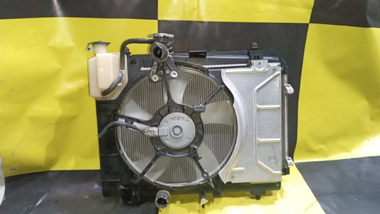 Радиатор основной Тойота Витц в Тобольске 105088
