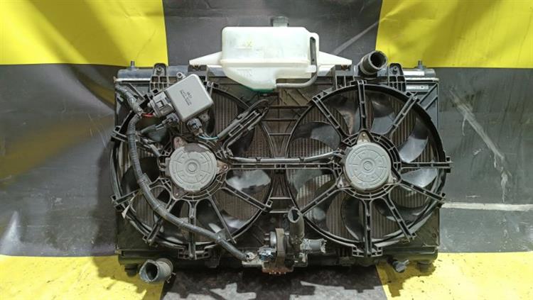 Радиатор основной Ниссан Скайлайн в Тобольске 105354