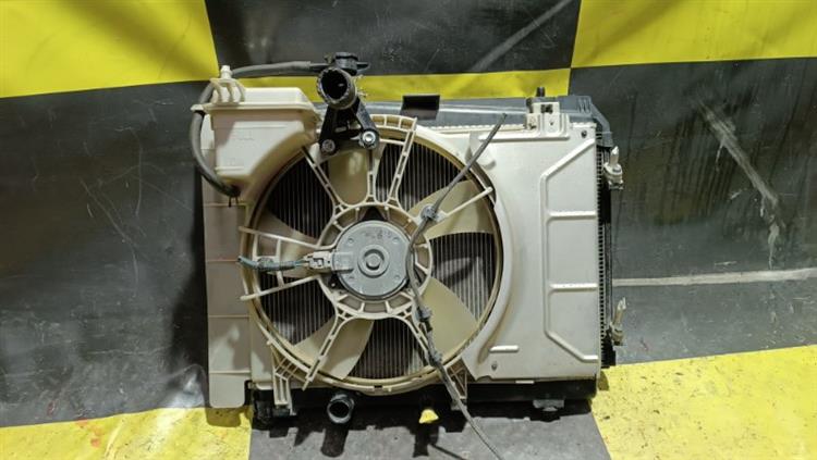 Радиатор основной Тойота Витц в Тобольске 105363