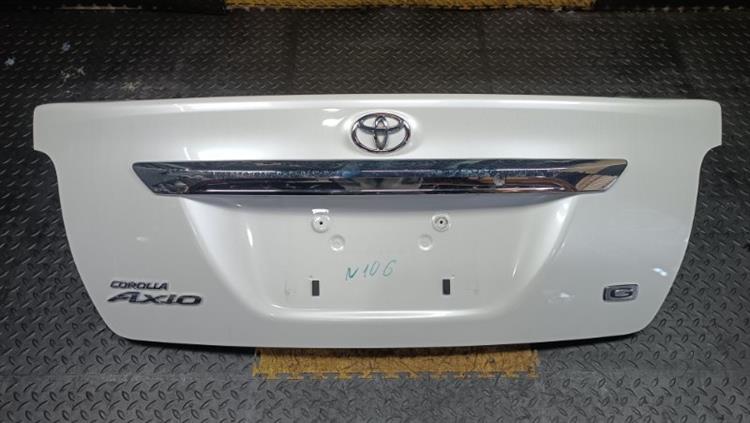 Крышка багажника Тойота Королла Аксио в Тобольске 106946