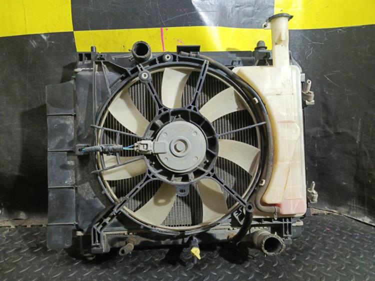Радиатор основной Тойота Витц в Тобольске 114337