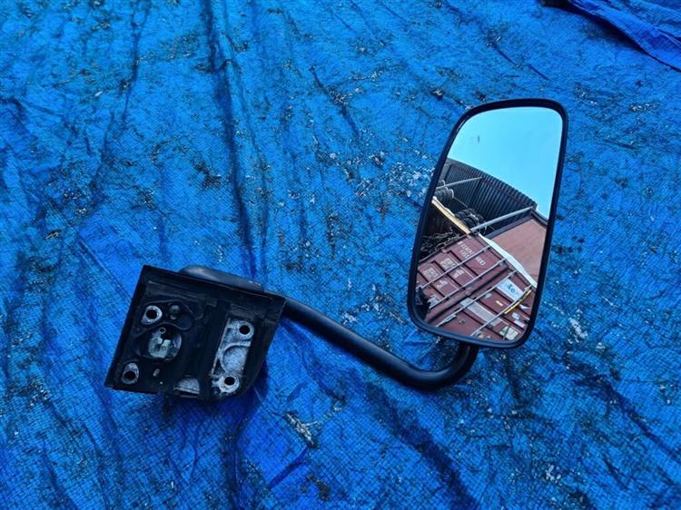 Зеркало Ниссан Титан в Тобольске 229459
