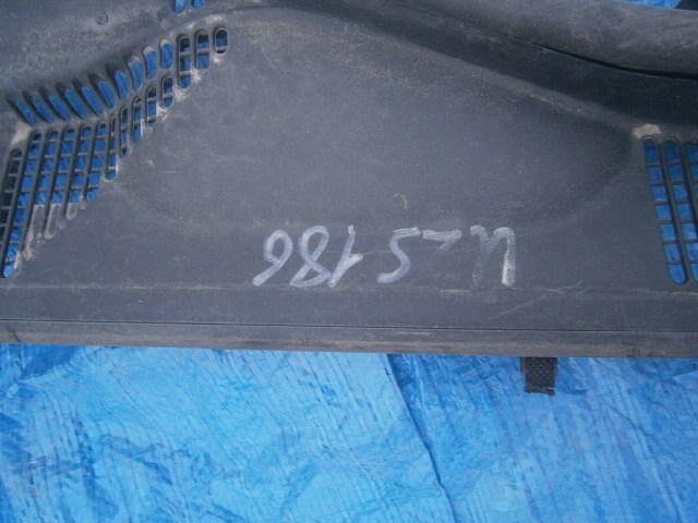 Решетка под лобовое стекло Тойота Краун в Тобольске 25698