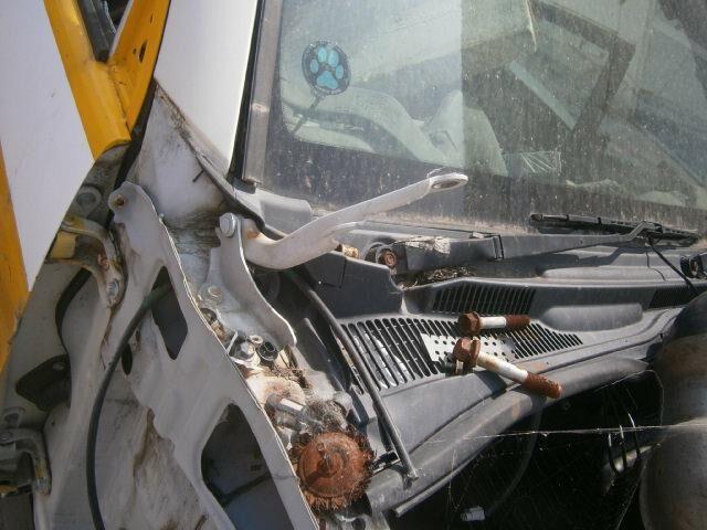 Решетка под лобовое стекло Тойота Хайлюкс Сурф в Тобольске 29486