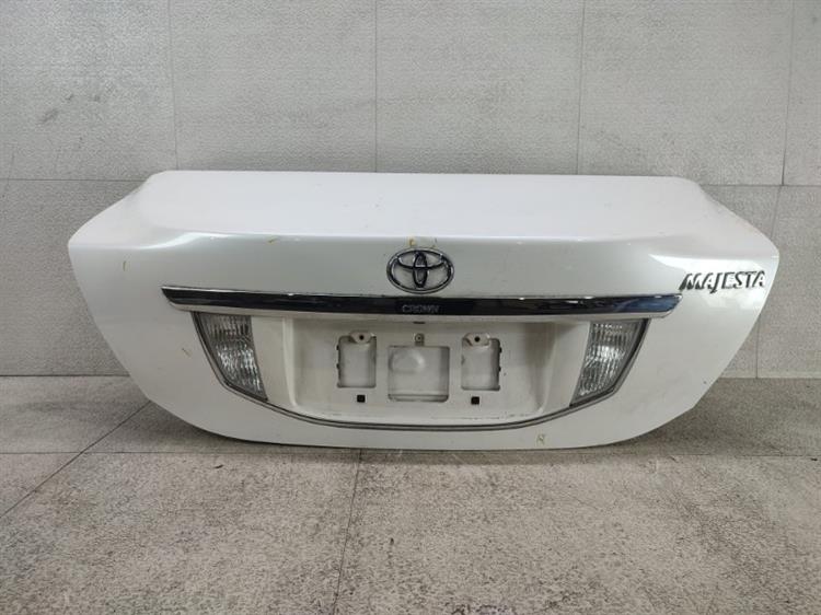 Крышка багажника Тойота Краун Маджеста в Тобольске 377679