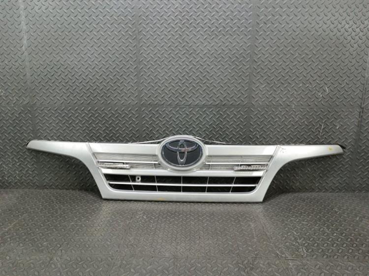 Решетка радиатора Тойота Тойоайс в Тобольске 440640