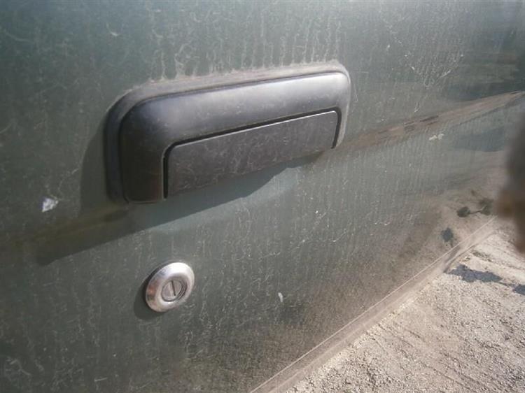 Дверь Мицубиси Челенжер в Тобольске 50066
