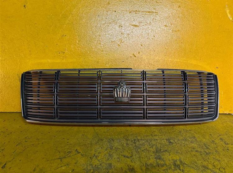 Решетка радиатора Тойота Краун в Тобольске 54549