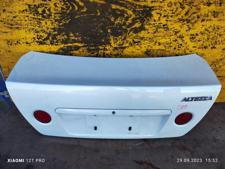 Крышка багажника Тойота Алтеза в Тобольске 651581