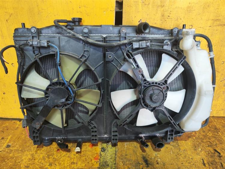Радиатор основной Хонда Эдикс в Тобольске 72807
