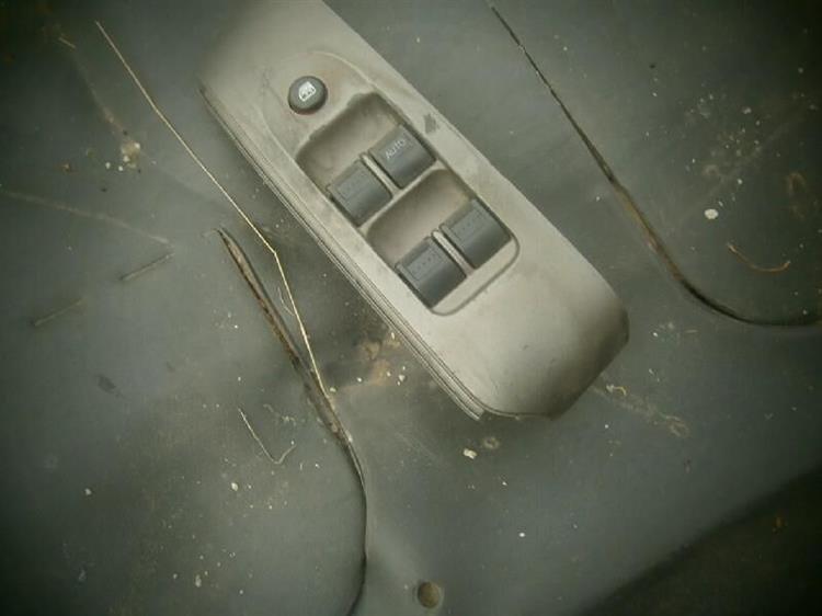 Блок упр. стеклоподъемниками Хонда Фит в Тобольске 75001