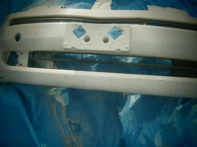 Решетка радиатора Тойота Рактис в Тобольске 76116