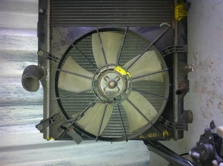 Диффузор радиатора Хонда Стрим в Тобольске 7847