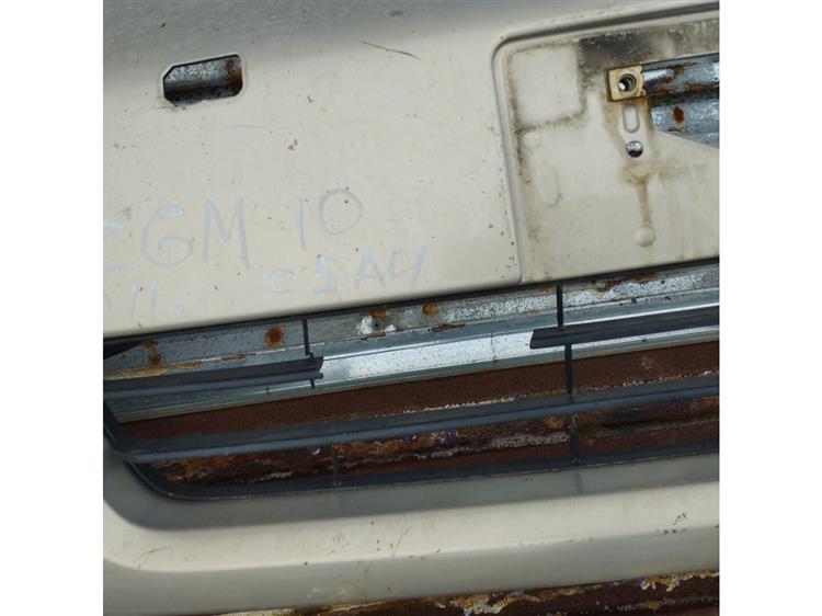 Решетка радиатора Тойота Исис в Тобольске 91579